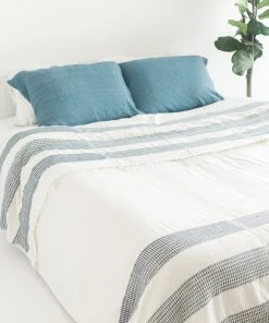 Creative Women 3 Panel Dotted Queen Blanket