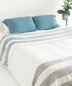 Creative Women 3 Panel Dotted Queen Blanket