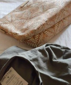 Carry Courage Home Goods Adventurer Cork Cosmetics Bag - Silver