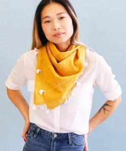 Anchal Accessories Grid Scarf With Tassels - Gold