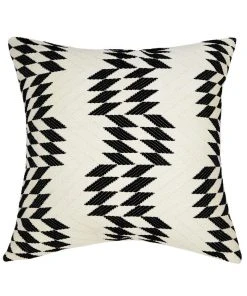 Archive New York Home Goods Almolonga Throw Pillow - White Quilt