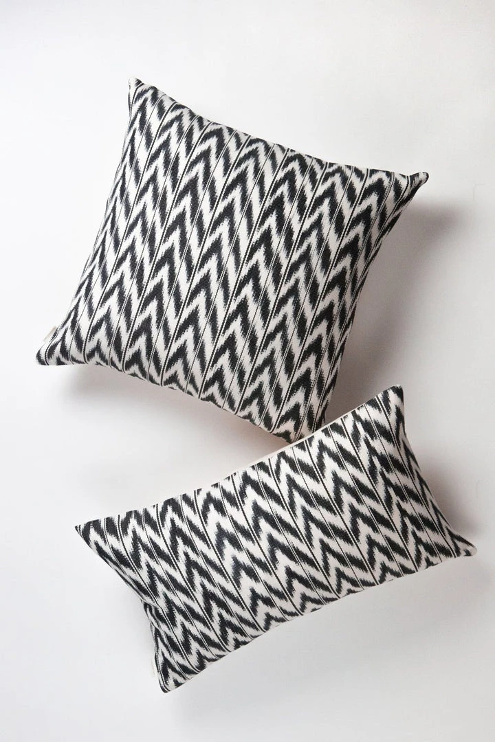 Archive New York Toto Ikat Lumbar Pillow - Black + White 2 Archive New York Toto Ikat Lumbar Pillow - Black + White
