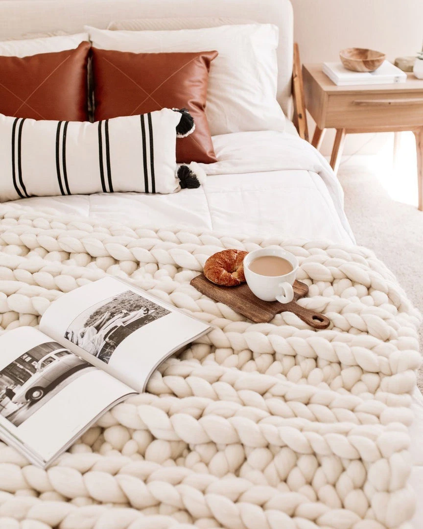 August Sage Chunky Wool Throw Blanket August Sage Chunky Wool Throw Blanket