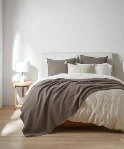 Coyuchi Cascade Matelasse Blanket - Morel