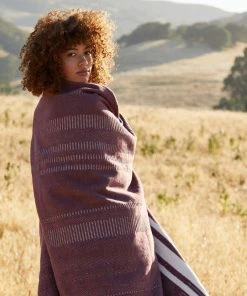 Coyuchi Cirrus Throw Blanket - Elderberry