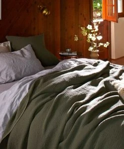 Coyuchi Cascade Matelasse Blanket - Moss