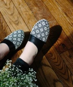 Darzah Black Tatreez Flat D'orsay