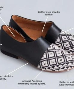 Darzah Shoes Tatreez Flats - Rose