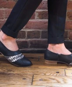 Darzah Shoes Tatreez Oxford - Black