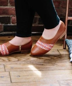 Darzah Shoes Tatreez Oxford - Camel + Orange