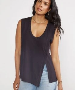 ÉTICA New Arrivals Devi Split Top