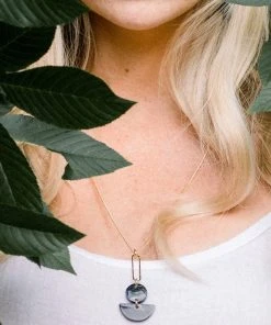 Hathorway Jewelry Tho Horn Pendant Necklace