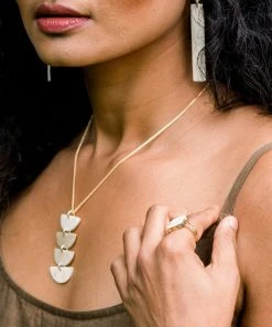 Hathorway Tinh Horn Bar Earrings