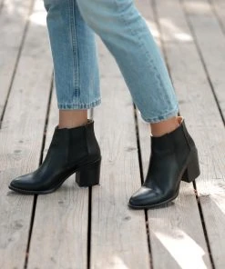 Nisolo Heeled Chelsea Boot - Black Shoes