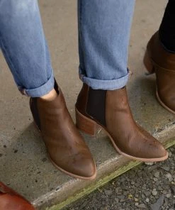 Nisolo Shoes Heeled Chelsea Boot - Chocolate