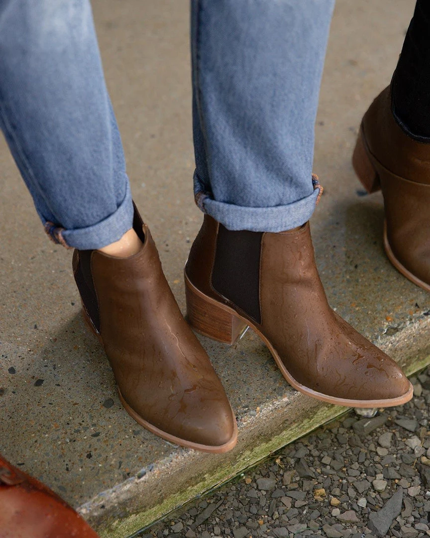 Nisolo Shoes Heeled Chelsea Boot - Chocolate 2 Nisolo Shoes Heeled Chelsea Boot - Chocolate