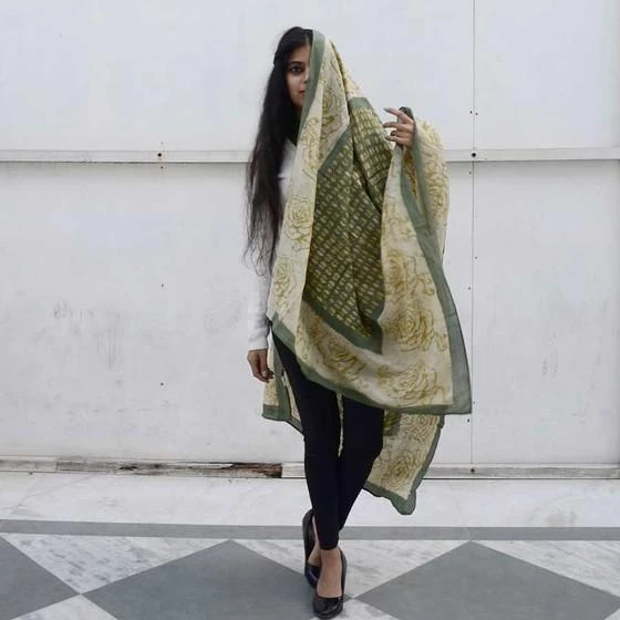 Ichcha Accessories Green Rose Scarf Ichcha Accessories Green Rose Scarf