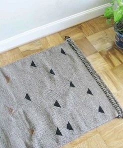 Ichcha Triangle Wool Dhurrie Rug