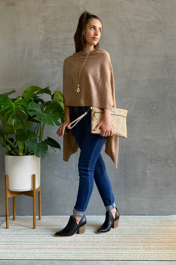 Carry Courage Inventor Cork Tablet Organizer - Silver 2 Carry Courage Inventor Cork Tablet Organizer - Silver