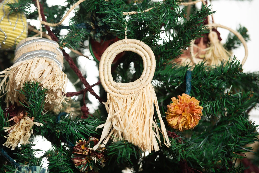 KAZI Bold All Natural Shapes Garland Home Goods 3 KAZI Bold All Natural Shapes Garland Home Goods