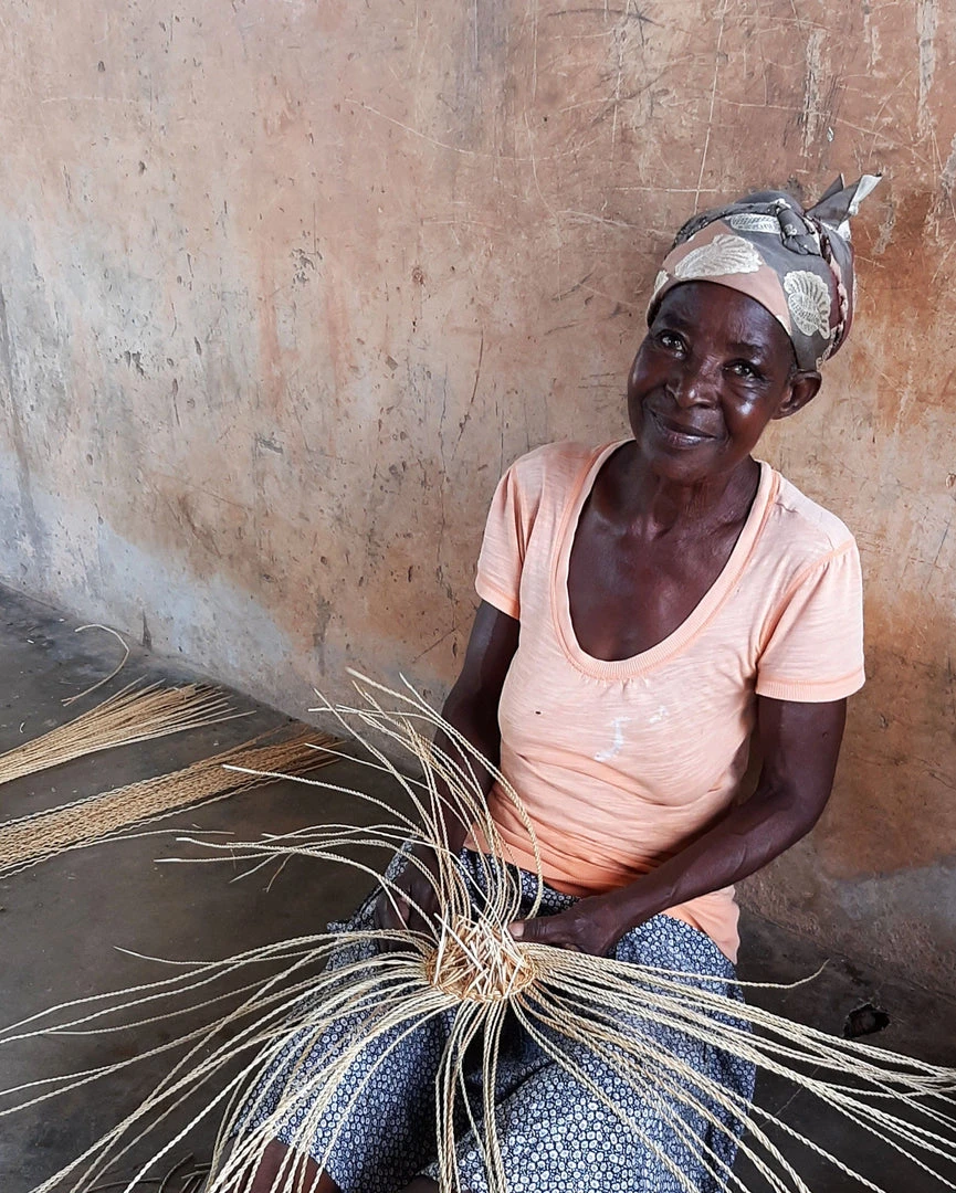 KAZI Fair Trade Natural Raffia Giraffe Ornament 5 KAZI Fair Trade Natural Raffia Giraffe Ornament