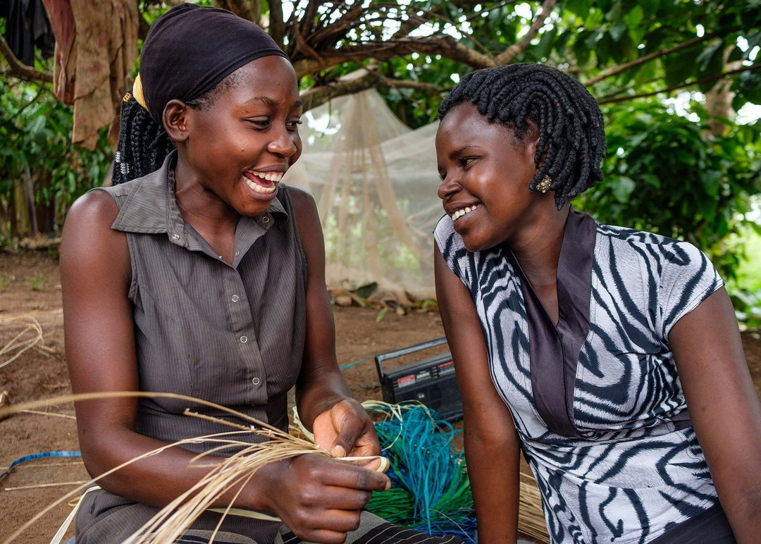 KAZI Nea Opal Gray Wall Plate III 5 KAZI Nea Opal Gray Wall Plate III