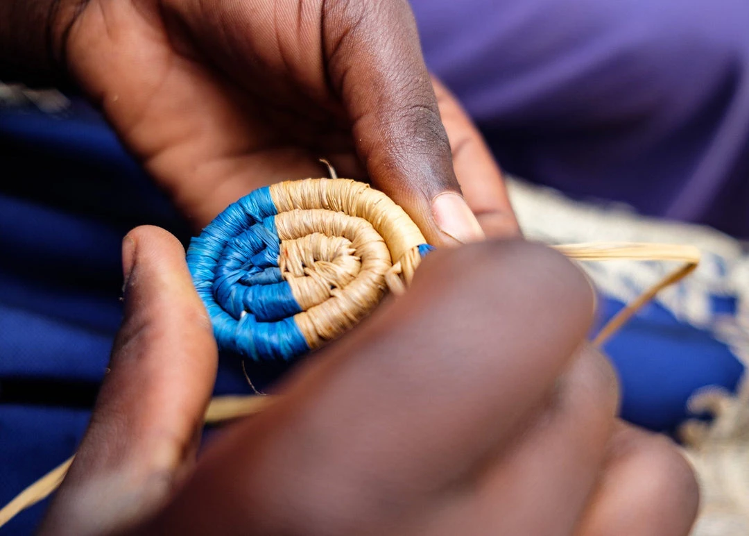 KAZI Niagara Fringed Oversized Raffia Coaster Set 3 KAZI Niagara Fringed Oversized Raffia Coaster Set