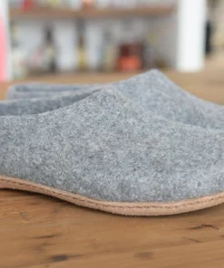 Kyrgies Men's Molded Sole High Back Wool Slippers - Gray 5 Kyrgies Men's Molded Sole High Back Wool Slippers - Gray