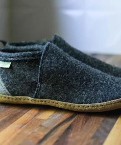 Kyrgies Men's Wool Tengries Slippers - Charcoal