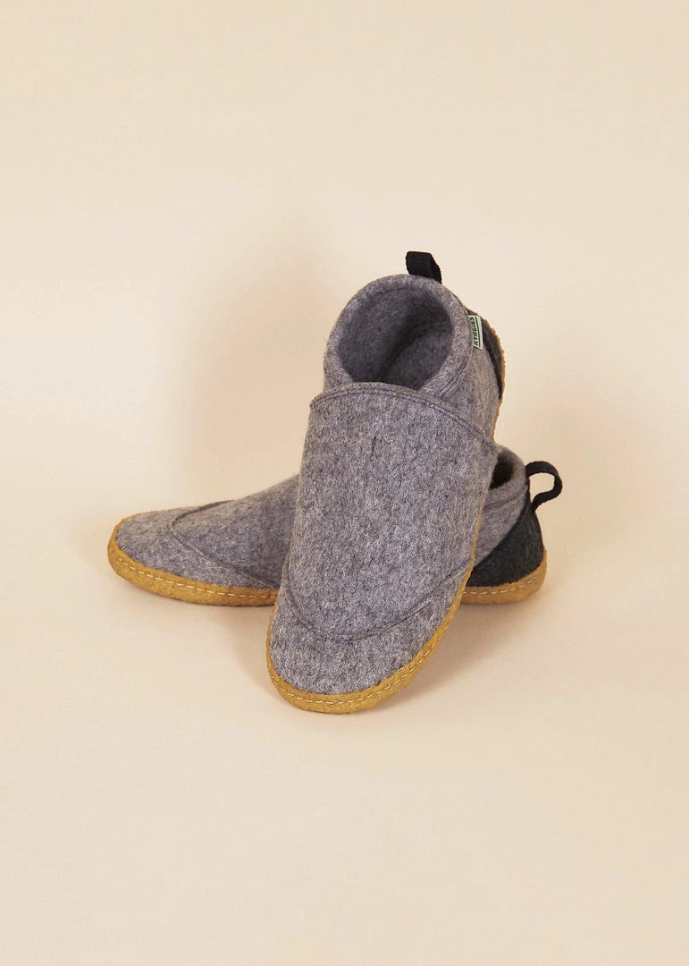 Kyrgies Men's Tengries Walkabout Wool Slippers 6 Kyrgies Men's Tengries Walkabout Wool Slippers