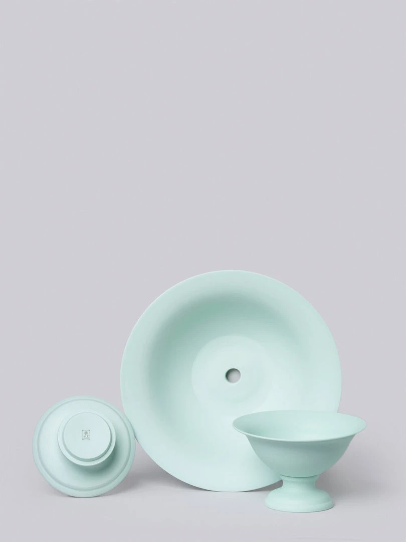 Middle Kingdom Planters + Vases Footed Porcelain Vase - Mint 3 Middle Kingdom Planters + Vases Footed Porcelain Vase - Mint