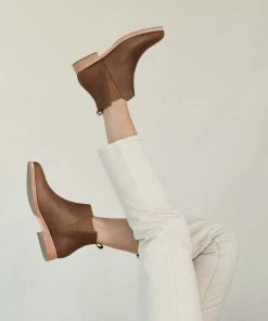 Nisolo Shoes Everyday Chelsea Boot - Brown