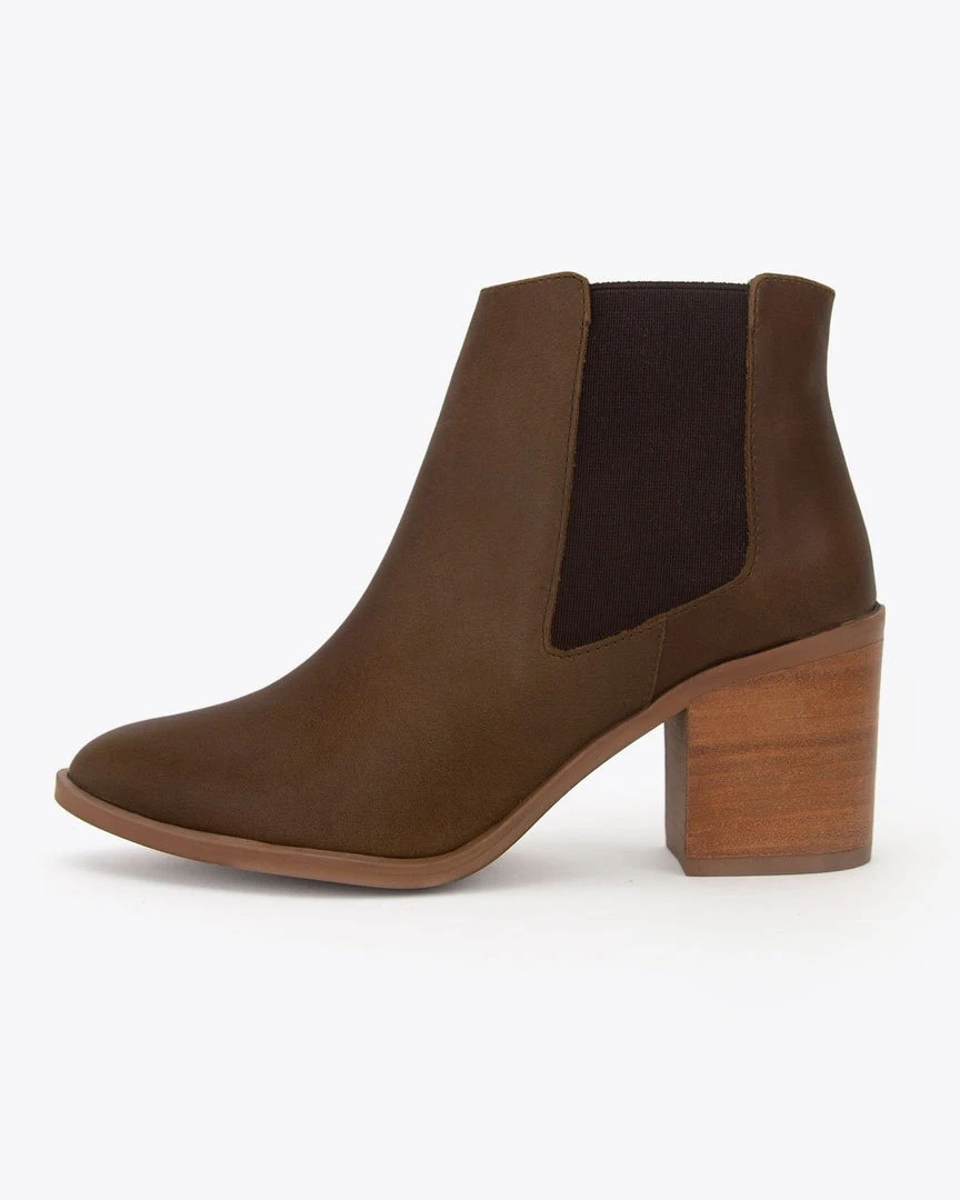 Nisolo Shoes Heeled Chelsea Boot - Chocolate 7 Nisolo Shoes Heeled Chelsea Boot - Chocolate