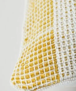 Zuahaza Páramo Throw Pillow Cover