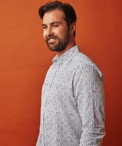 Passion Lilie Men's Classic Tulip Button Down Shirt