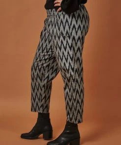 Passion Lilie Gray Chevron Crop Pants