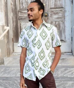 Passion Lilie Men's Palm Village Button Down Shirt