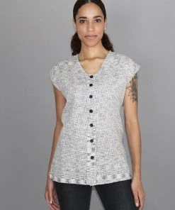 Passion Lilie Timeless Button-Up Shirt - Gray