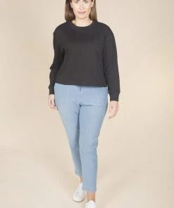 Poplinen Clothing Cindy Crop Pocket Tee - Black