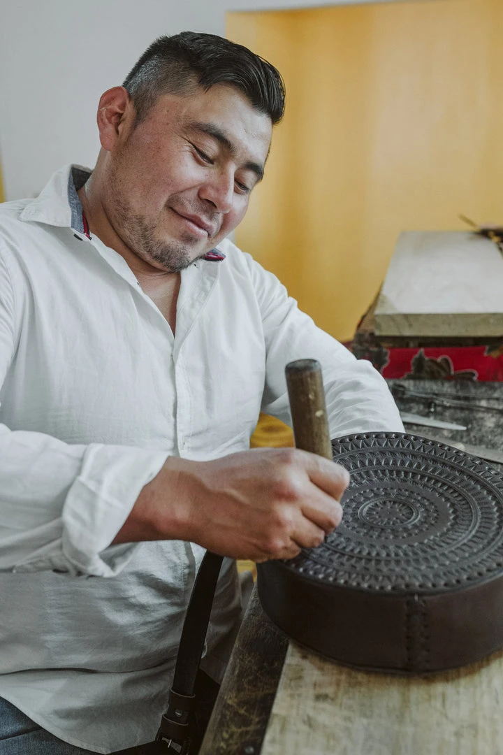 Purse & Clutch Embossed Circle Crossbody - Charcoal Accessories 5 Purse & Clutch Embossed Circle Crossbody - Charcoal Accessories