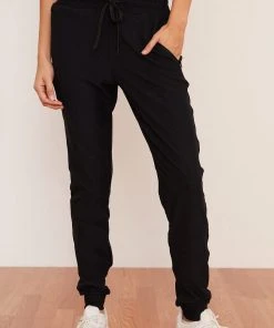 Wolven Activewear + Athleisure Recycled Jogger - Onyx