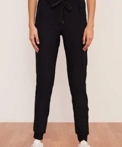 Wolven Activewear + Athleisure Recycled Jogger - Onyx