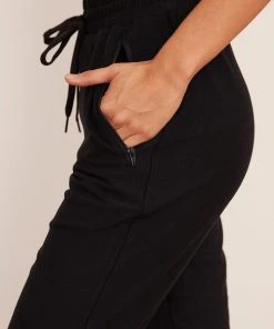 Wolven Activewear + Athleisure Recycled Jogger - Onyx