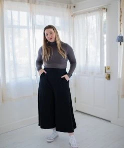 Mien Sol Mock Neck Long Sleeve Top