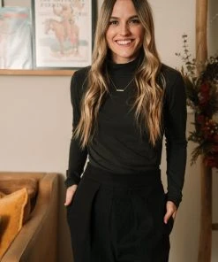 Mien Sol Mock Neck Long Sleeve Top