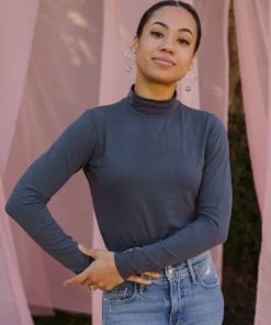 Mien Sol Mock Neck Long Sleeve Top