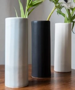 The Bright Angle Bloom Porcelain Vase - Silk White