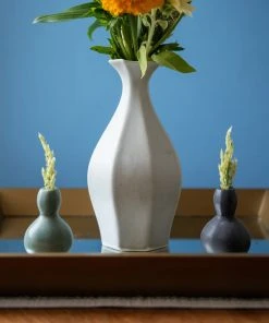 The Bright Angle Table Vase - Smoke Gray