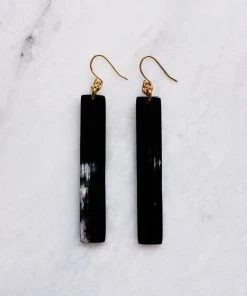 Hathorway Tinh Horn Bar Earrings