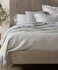 Coyuchi Topanga Matelasse Blanket - Neutral Stripe